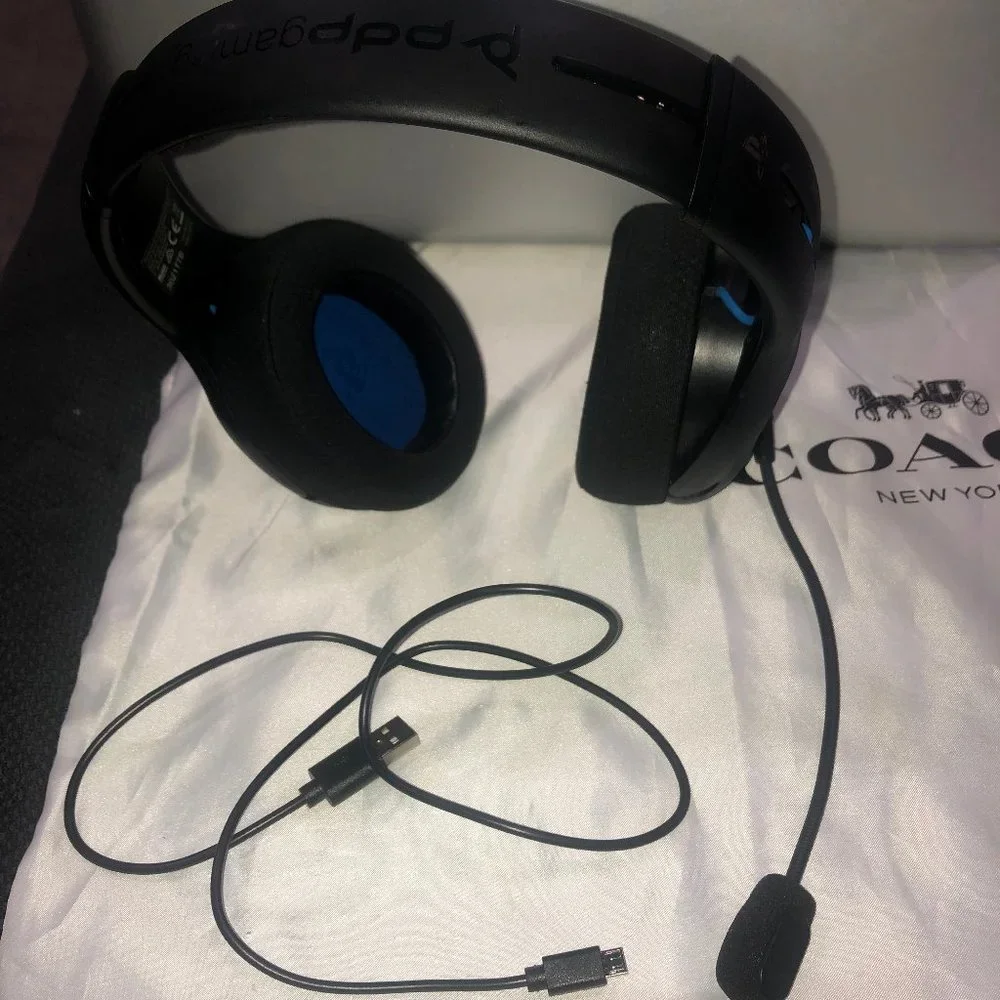 Playstation 5 & 4 LVL50 Wireless Stereo Headset with Noise Cancelling Microphone